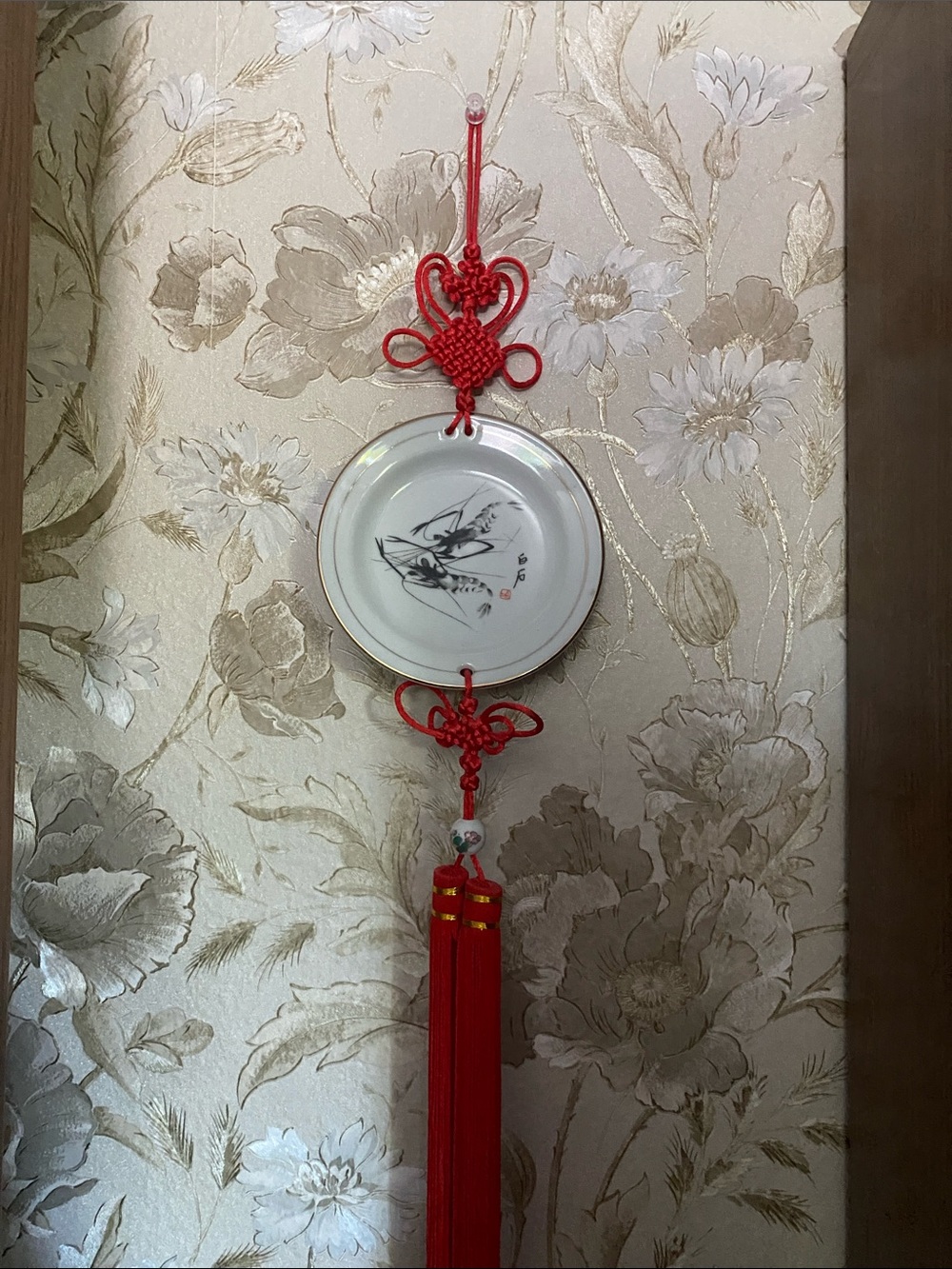 Vintage Chinese Red Tassel Porcelain Wall Hanging plate
